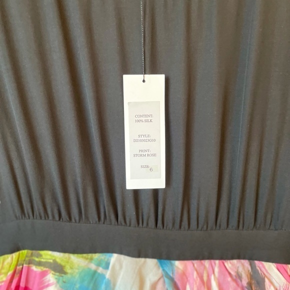 Diane von Furstenberg Garnier Storm Rose Silk Dress Size: 6 - Picture 6 of 8